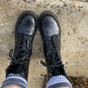 DOC MARTENS 1460 EIGHT EYE BOOTS